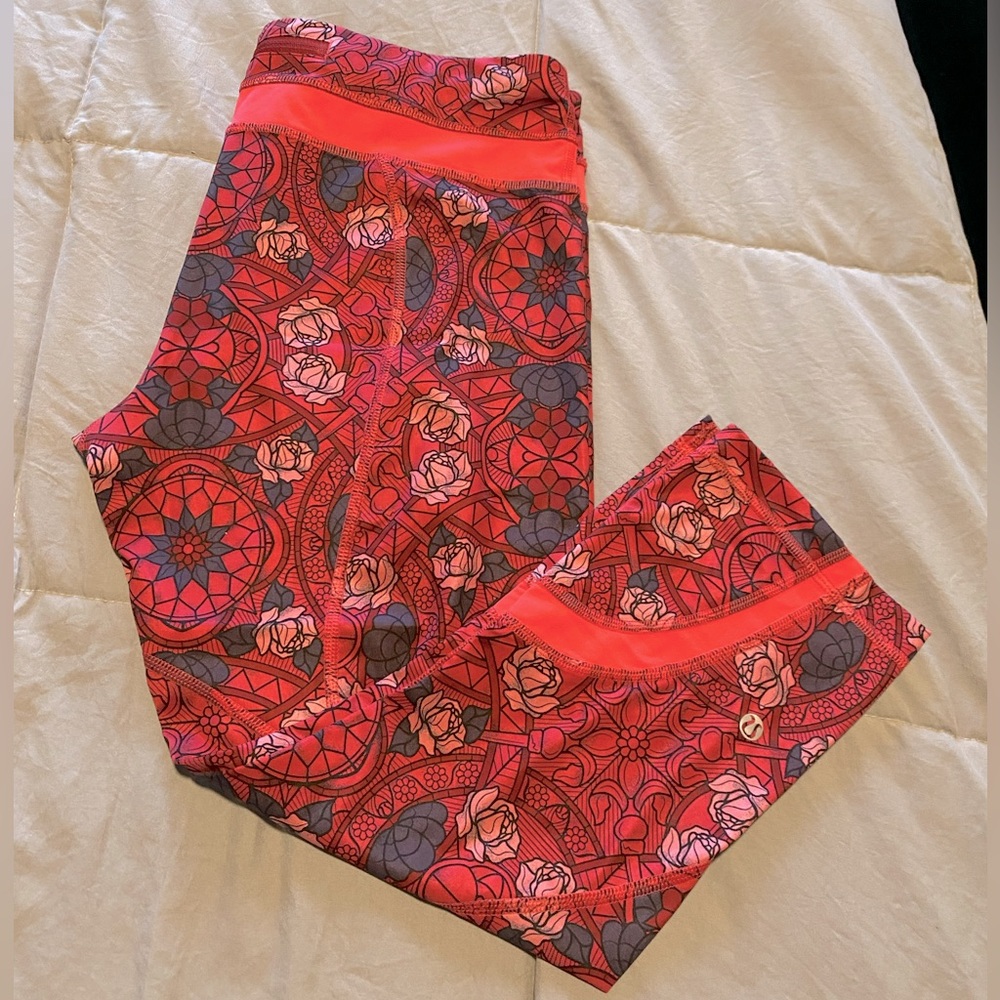 Lululemon Run Inspire Crop 21” - Pink Floral Print - Size 10